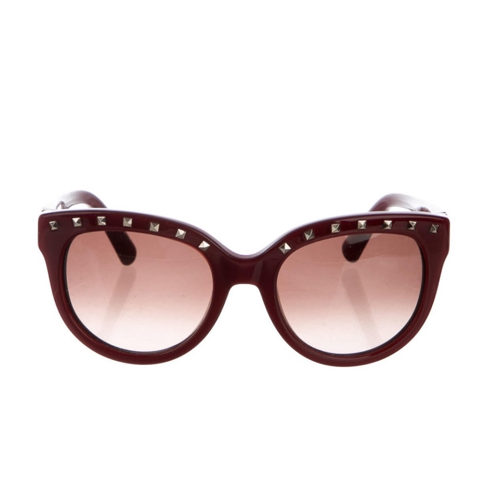 Valentino rockstud  sunglasses
No original case included